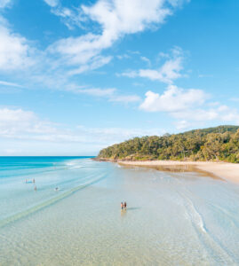 noosa heads main beach sunshine coast tourism